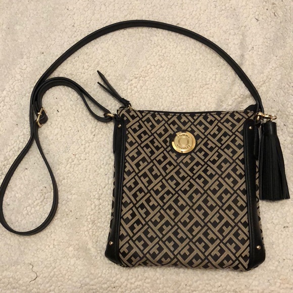 Tommy Hilfiger Handbags - Tommy Hilfiger Crossbody bag